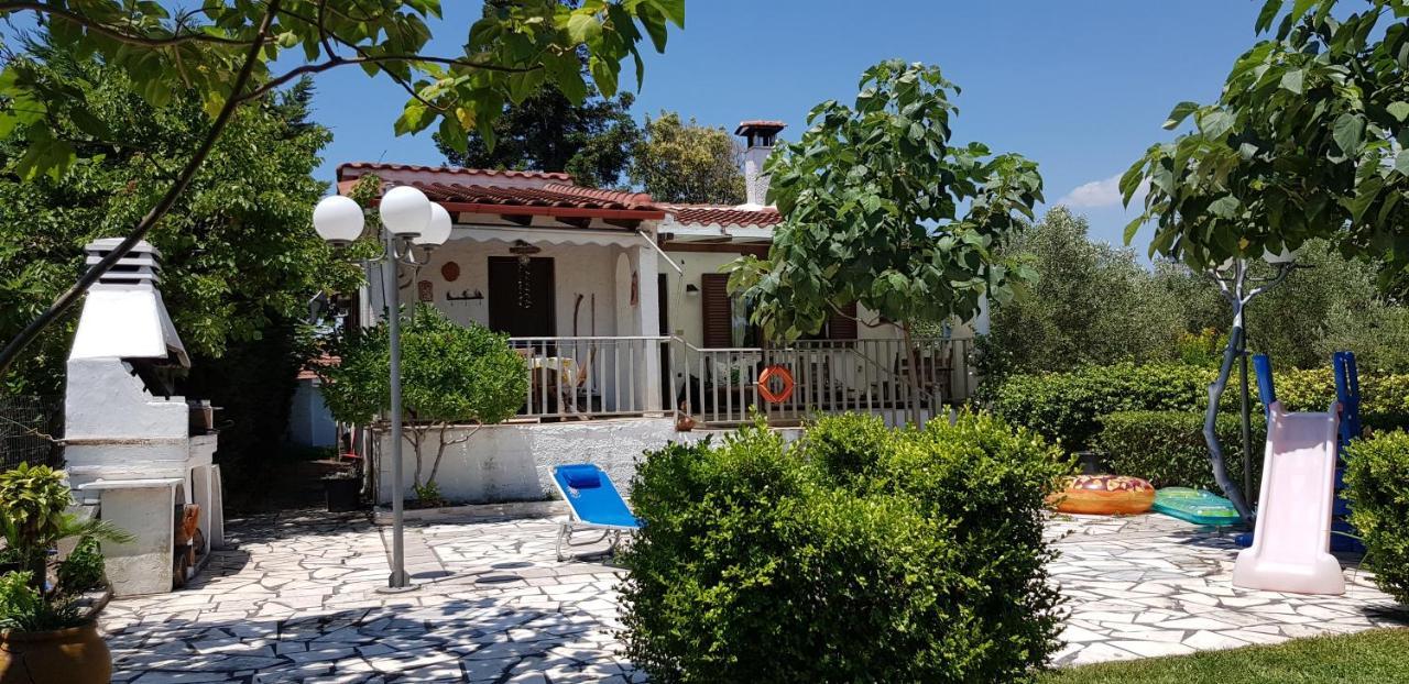 Country House By The Sea !!! Villa Karavomilos  Exterior photo