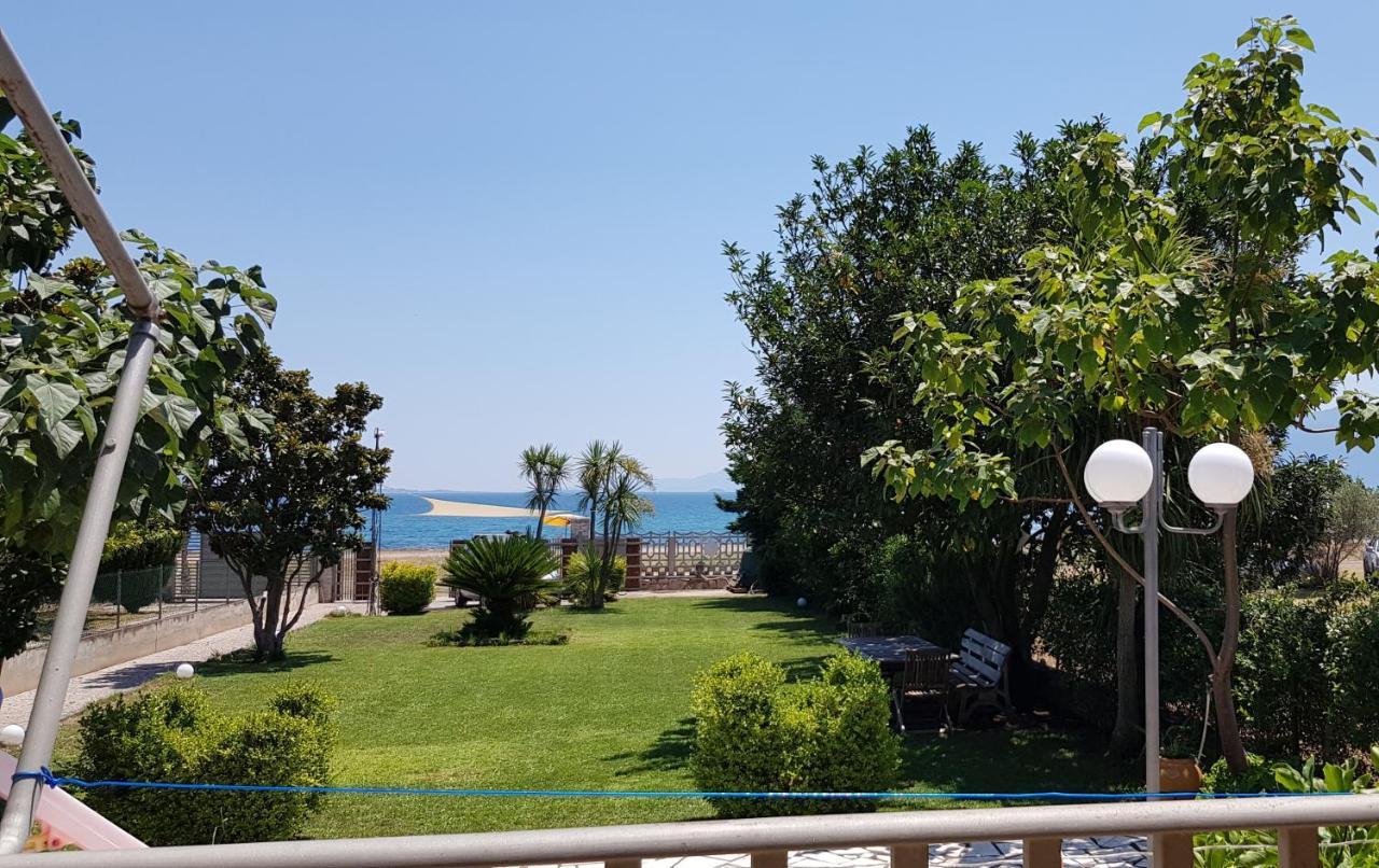 Country House By The Sea !!! Villa Karavomilos  Exterior photo